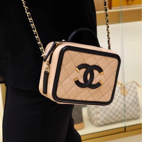 【95新 ✨ 全網最低價！】Chanel香奈兒 Vanity Case相機包 小號米色拼黑色 荔枝皮（下單前先詢問庫存❗️）
