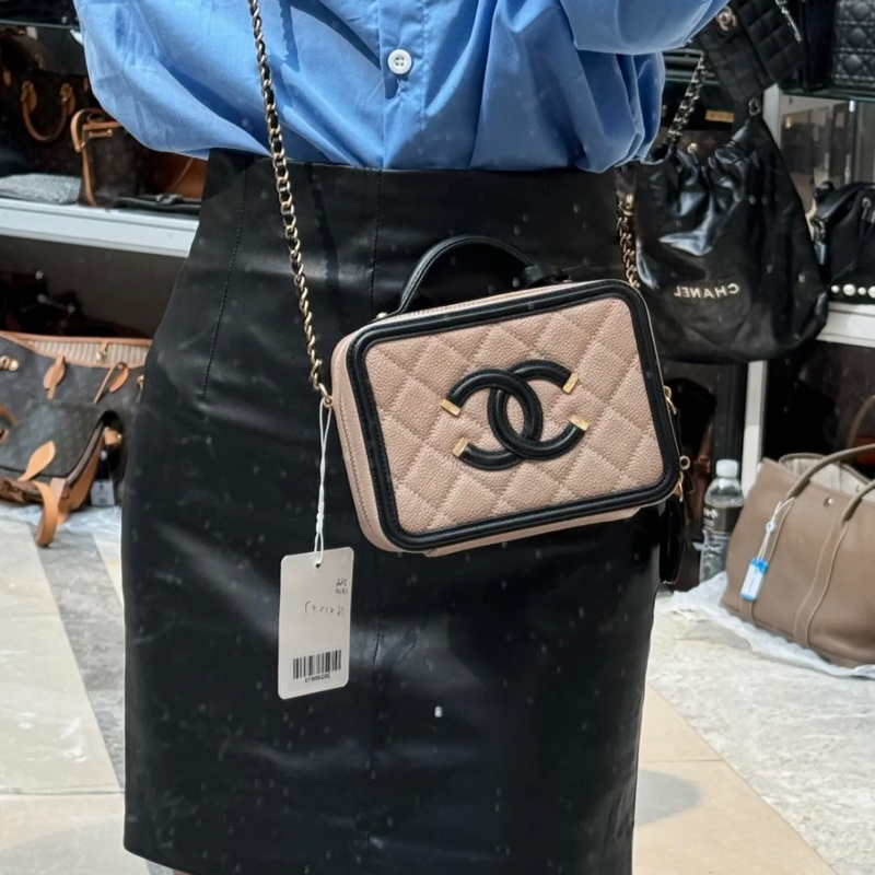 【95新 ✨ 全網最低價！】Chanel香奈兒 Vanity Case相機包 小號米色拼黑色 荔枝皮（下單前先詢問庫存❗️）-1
