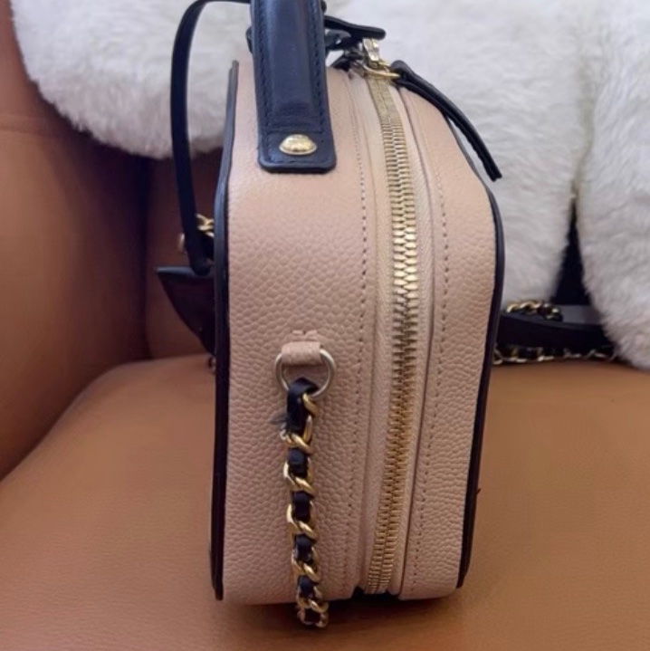 【95新 ✨ 全網最低價！】Chanel香奈兒 Vanity Case相機包 小號米色拼黑色 荔枝皮（下單前先詢問庫存❗️）-3