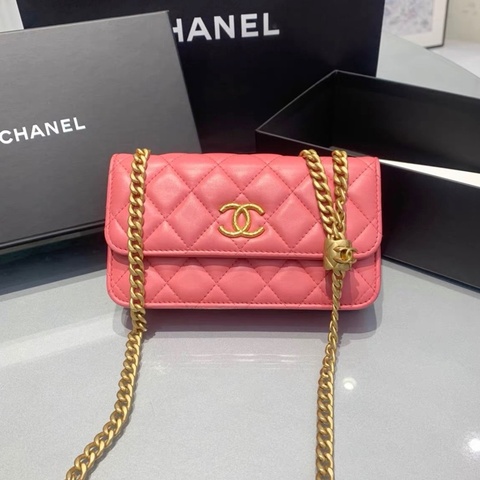 【95新 ✨ 全網最低價！】Chanel香奈兒 晶片款 小金柱羊皮粉色Woc易襯疊衣服（下單前先詢問庫存❗️）