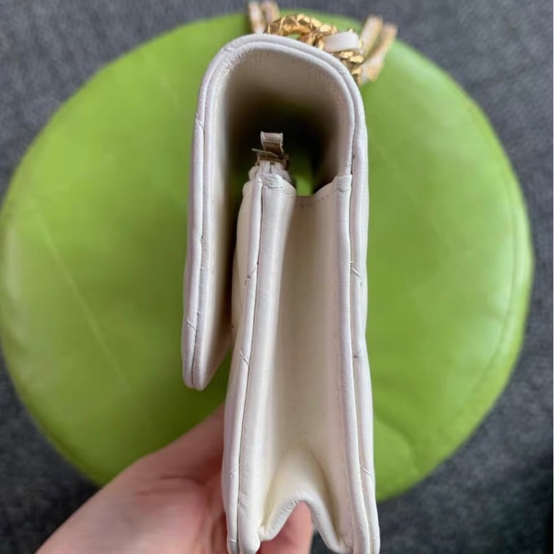 【93新 ✨ 全網最甜價!】Chanel香奈兒 晶片新款 mini woc 菠蘿扣 白金羊皮 橫版手機包 斜挎包(下單前先詢問庫存❗️)-4