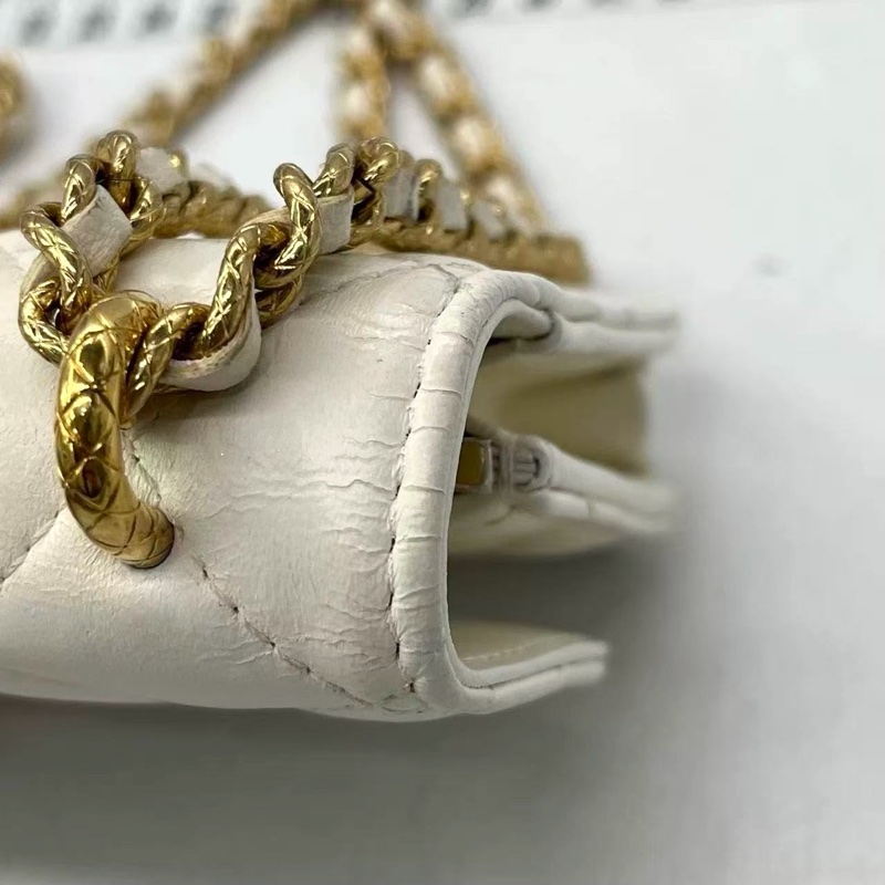 【93新 ✨ 全網最甜價!】Chanel香奈兒 晶片新款 mini woc 菠蘿扣 白金羊皮 橫版手機包 斜挎包(下單前先詢問庫存❗️)-22