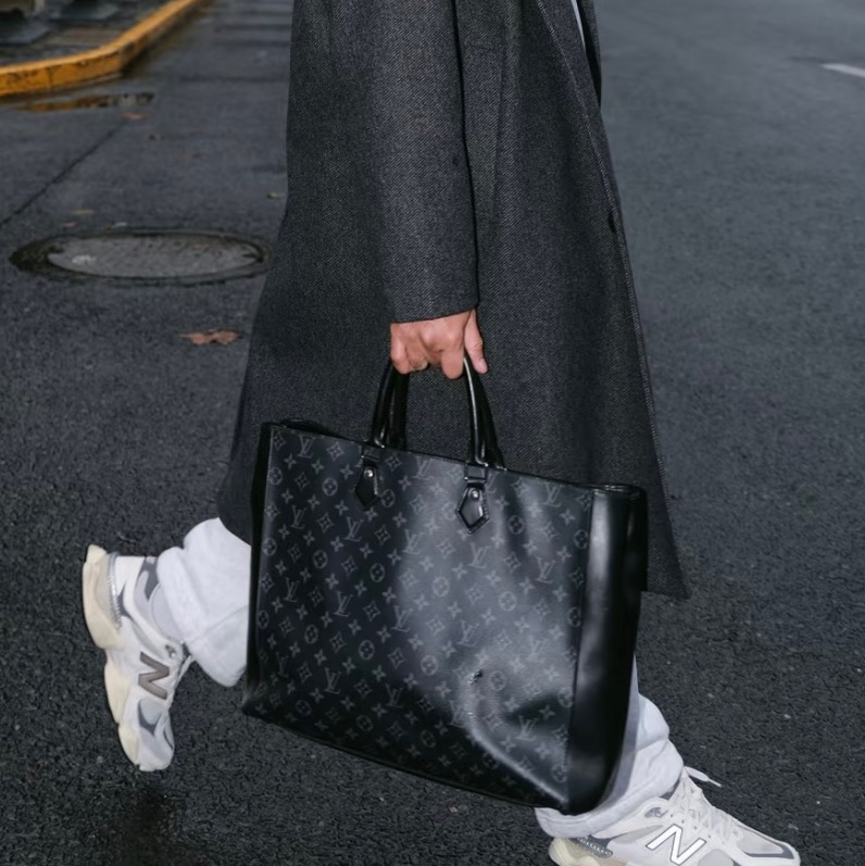 【97新 ✨ 全網最甜價！】LV GRAND SAC 男女通用 黑色老花拼皮tote手提公文包 （下單前先詢問庫存❗️）-1