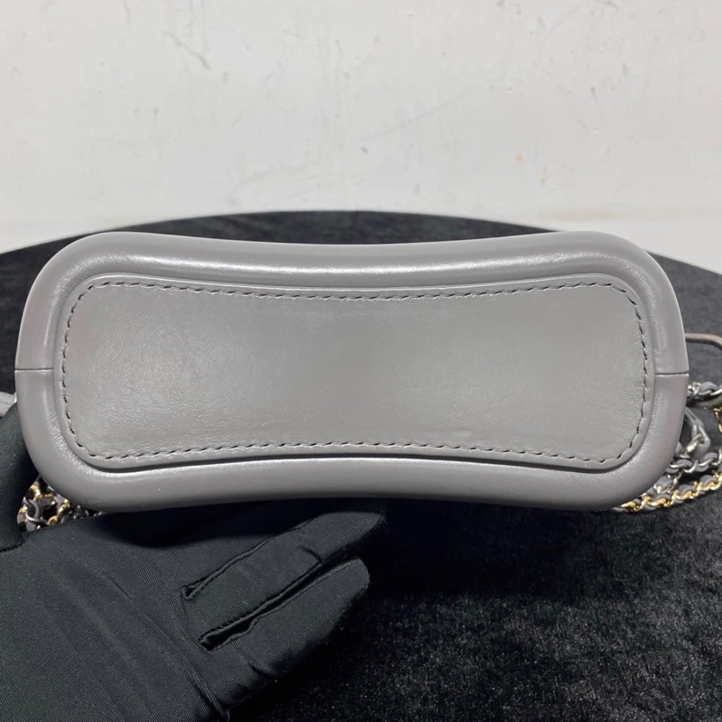 【98新 ✨ 全網最甜價！】晶片新款市場少有 Chanel 香奈兒 流浪包 小號 灰色 牛皮（下單前先詢問庫存❗️）-8