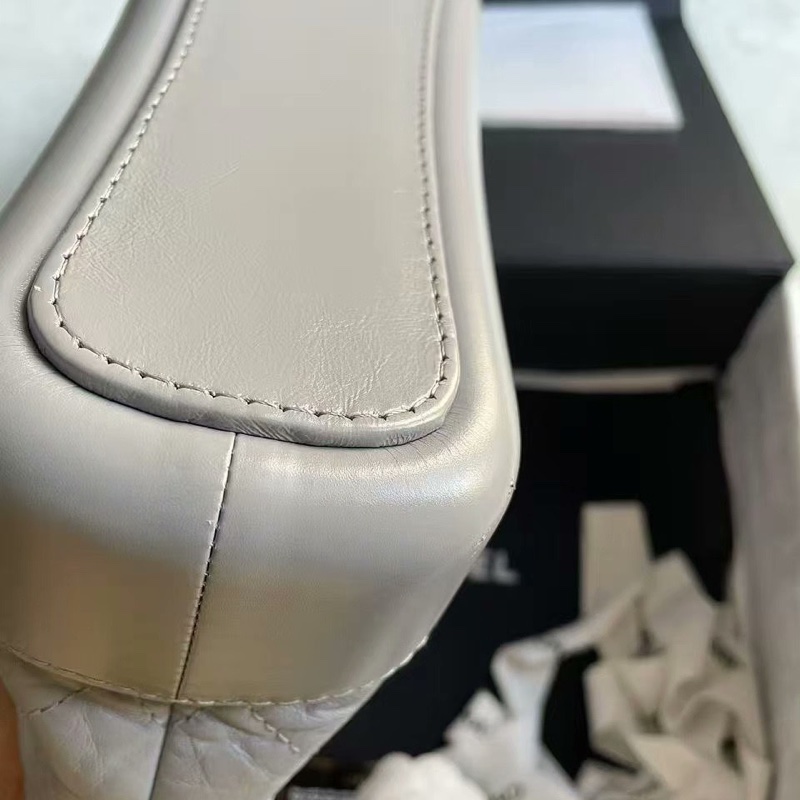 【98新 ✨ 全網最甜價！】市場少有 Chanel 香奈兒 流浪包 小號 灰色 牛皮（下單前先詢問庫存❗️）-4