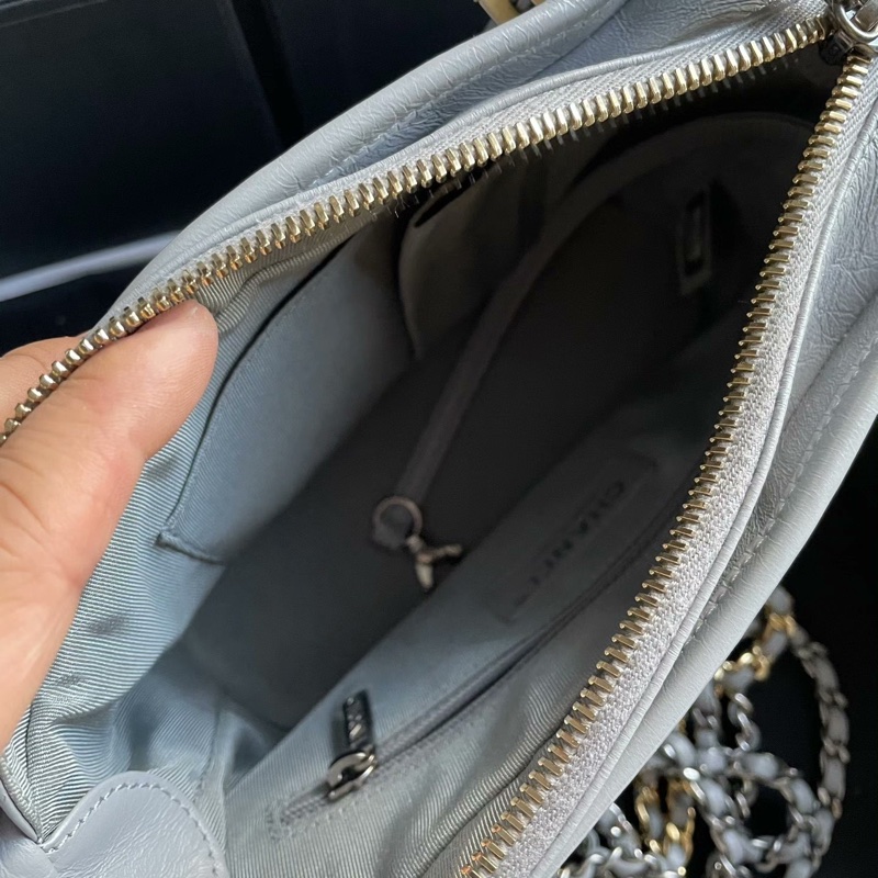 【98新 ✨ 全網最甜價！】市場少有 Chanel 香奈兒 流浪包 小號 灰色 牛皮（下單前先詢問庫存❗️）-11