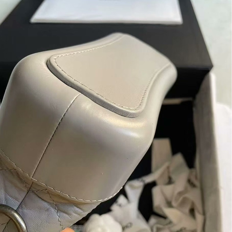 【98新 ✨ 全網最甜價！】市場少有 Chanel 香奈兒 流浪包 小號 灰色 牛皮（下單前先詢問庫存❗️）-13