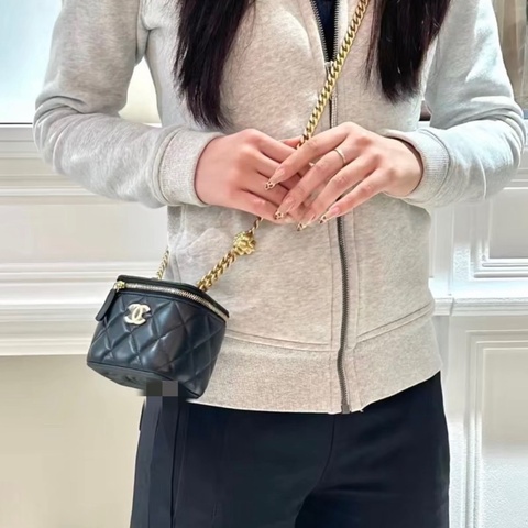 【97新 ✨ 全網最甜價！】Chanel香奈兒 山茶花扣 黑金 小盒子  羊皮（下單前先詢問庫存❗️）