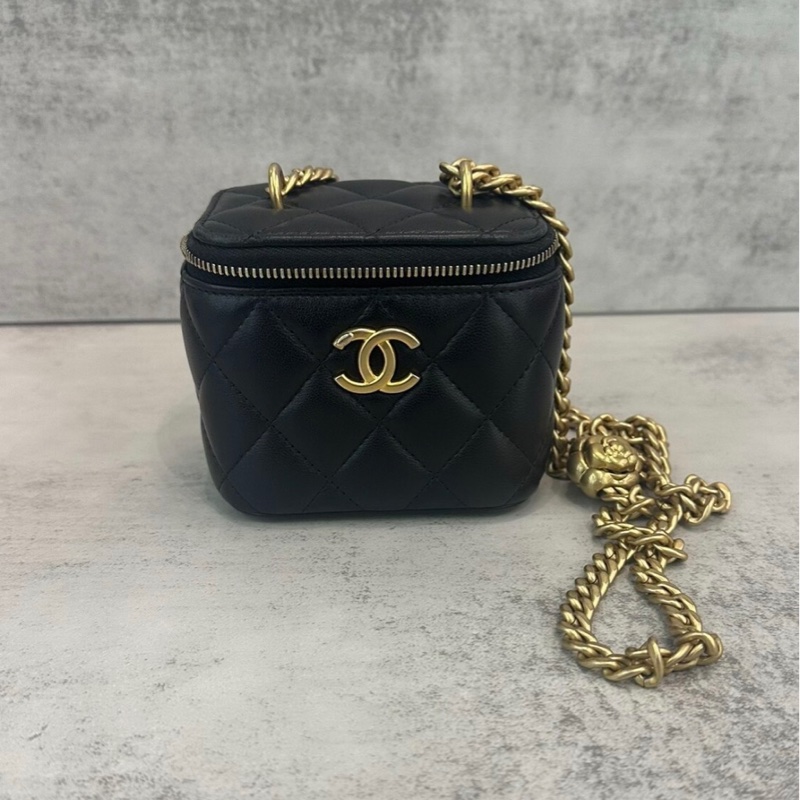 【97新 ✨ 全網最甜價!】Chanel香奈兒 山茶花扣 黑金 小盒子 羊皮(下單前先詢問庫存❗️)-1