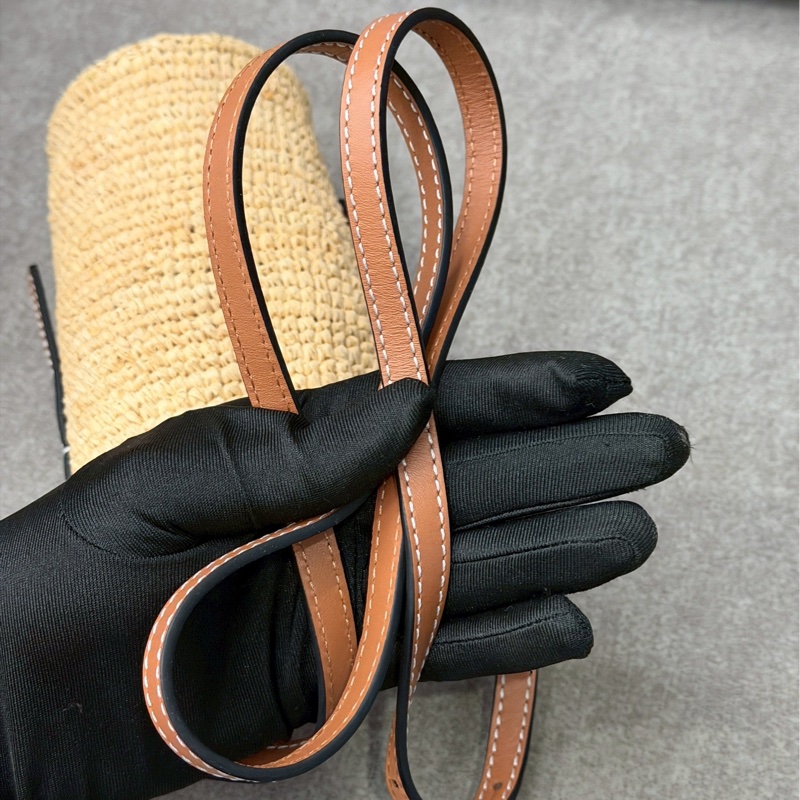 LOEWE竹編手機包-5