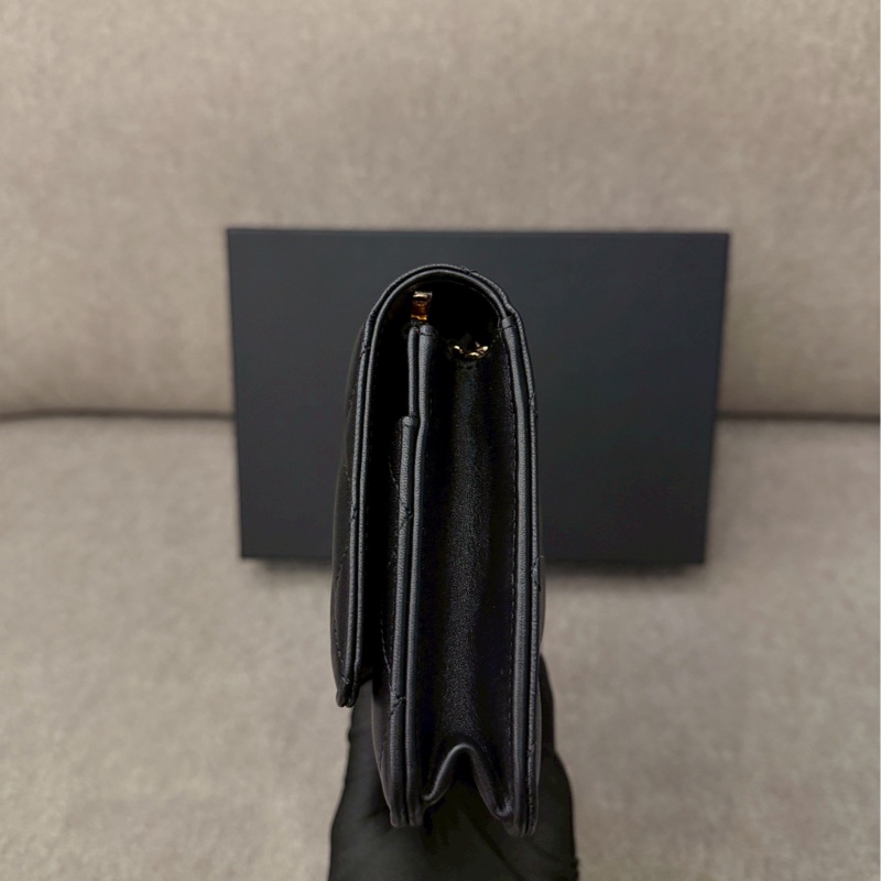 香奈兒羊皮黑金WOC-1