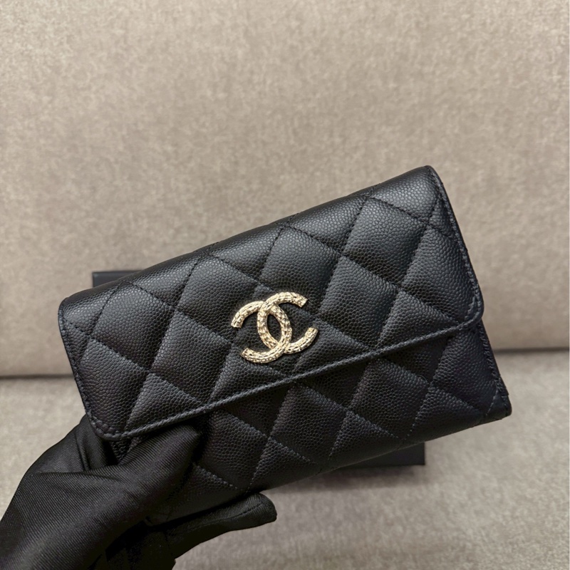 香奈兒黑色荔枝皮中夾-1