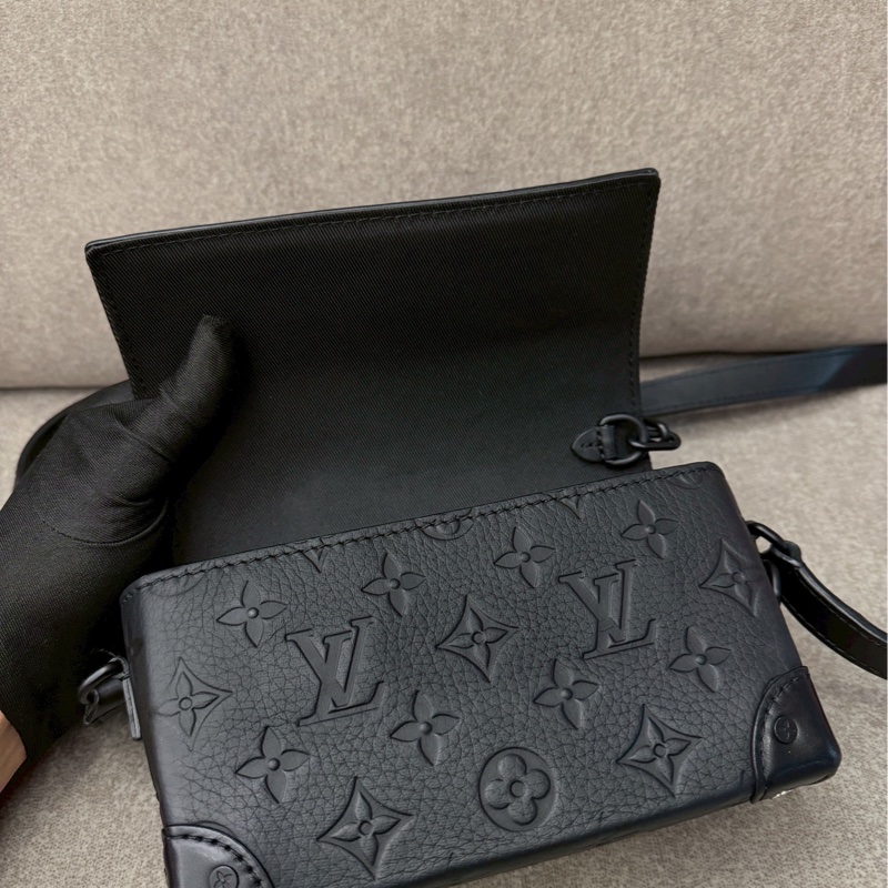 LV STEAMER壓紋側背包-5