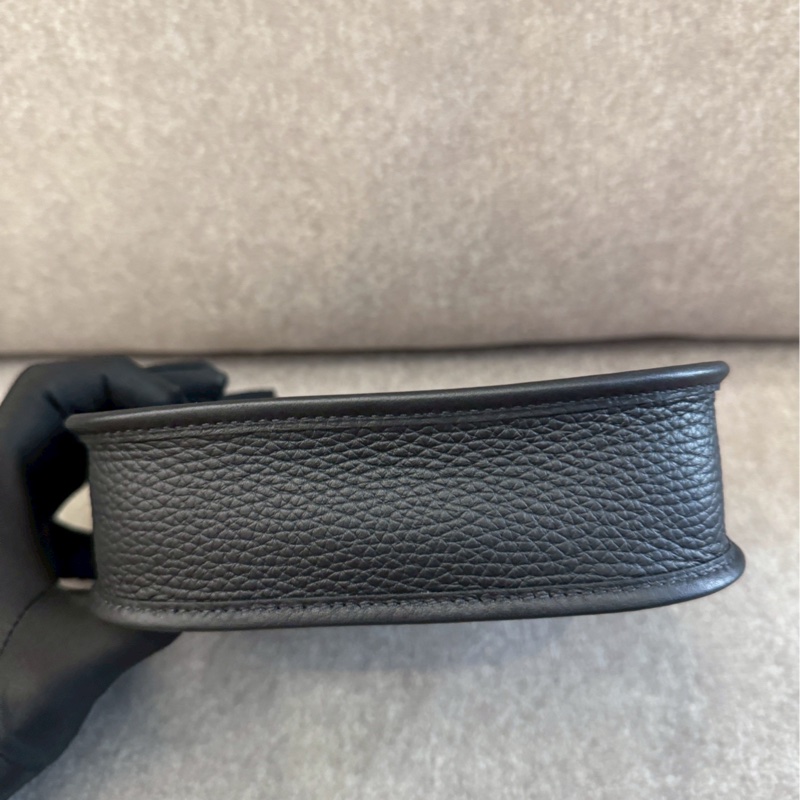 愛馬仕evelyne16黑金-1