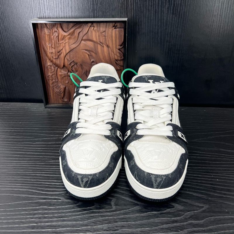 99新 lv trainer 黑白牛仔 7碼 =41碼-1