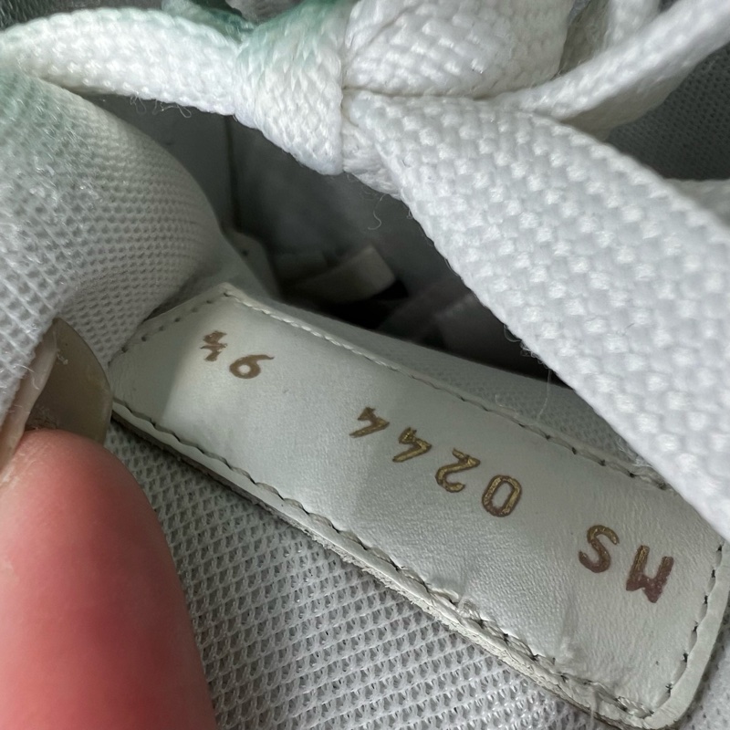 99新 lv trainer 黑白牛仔 7碼 =41碼-12