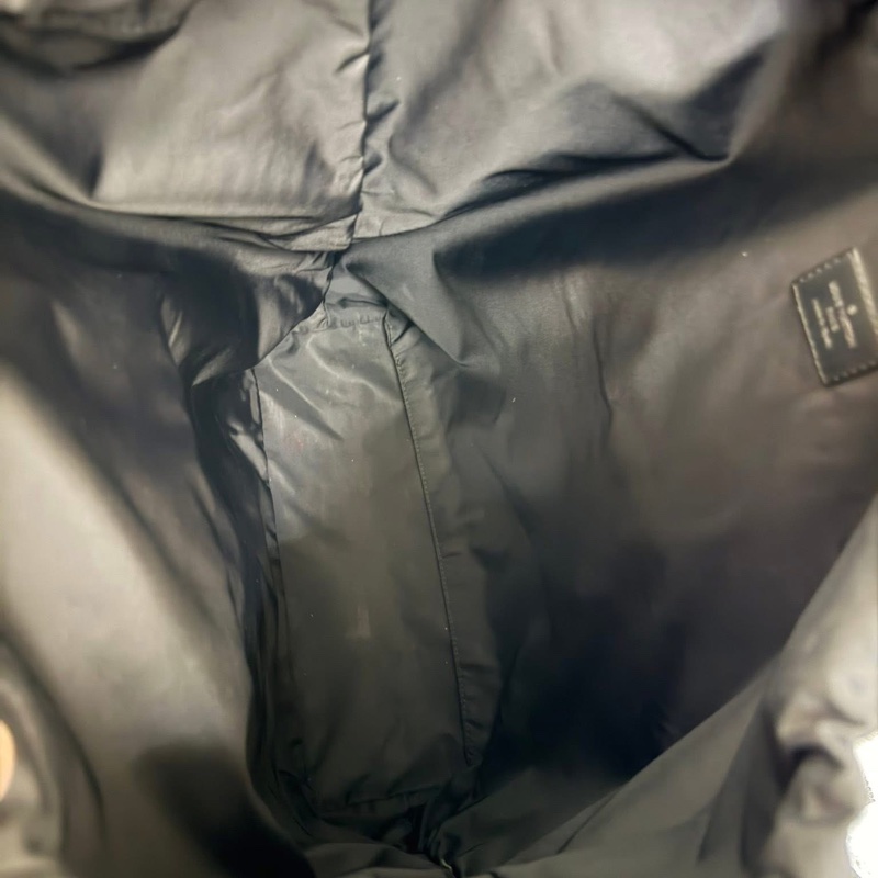 Lv黑花束口抽繩手提/肩背托特包-9