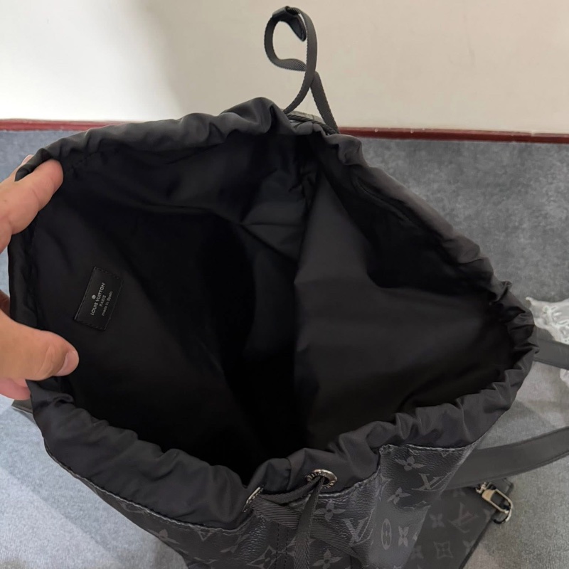 Lv黑花束口抽繩手提/肩背托特包-11