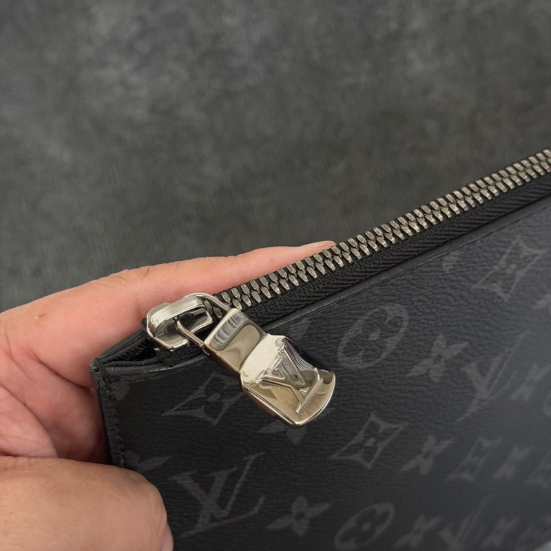 Lv黑花束口抽繩手提/肩背托特包-16