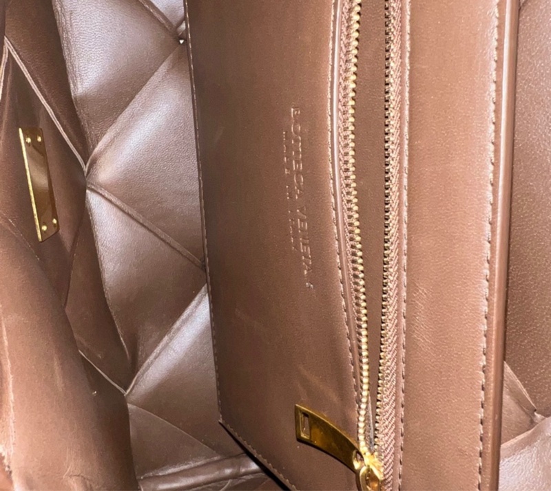 Bottega Veneta Cassette Bag 深巧克力棕色斜背包-8