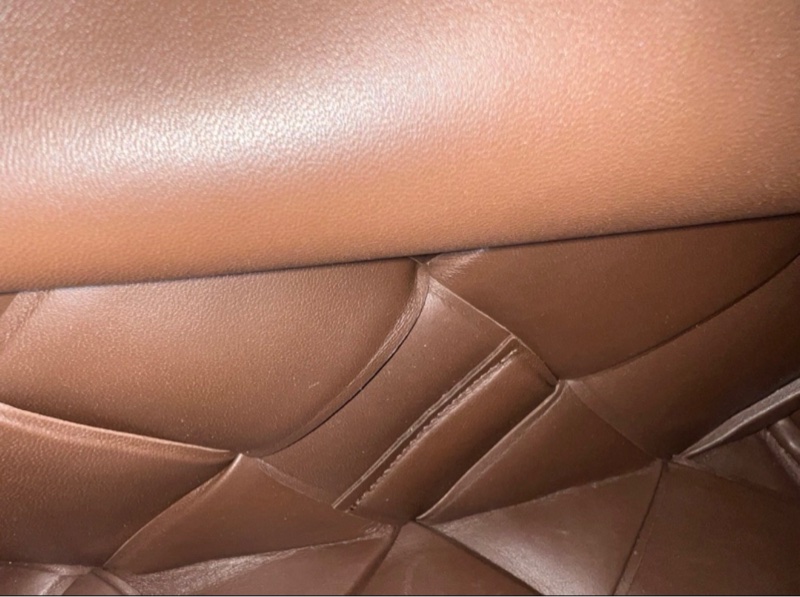 Bottega Veneta Cassette Bag 深巧克力棕色斜背包-13