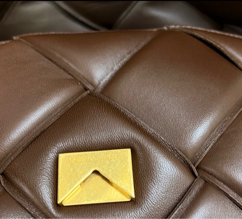 Bottega Veneta Cassette Bag 深巧克力棕色斜背包-16