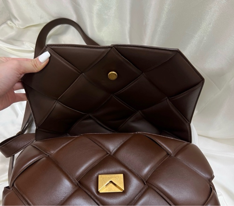 Bottega Veneta Cassette Bag 深巧克力棕色斜背包-18