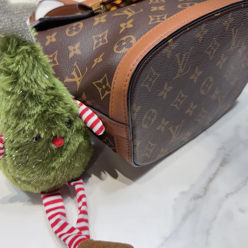 LV 達芙妮雙肩後背包-7