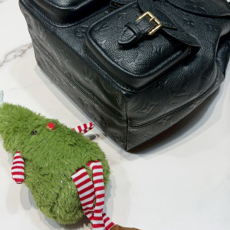 LV Backup黑花壓紋雙肩背包-6