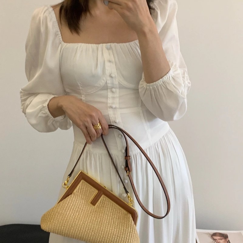 近新閒置春夏熱賣款✨ Fendi First 酒椰棕櫚葉編織包斜背包手拿包/金棕-6