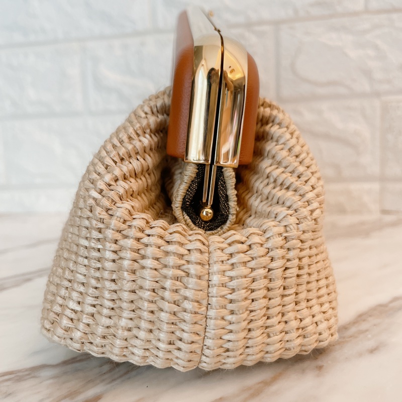 近新閒置春夏熱賣款✨ Fendi First 酒椰棕櫚葉編織包斜背包手拿包/金棕-15