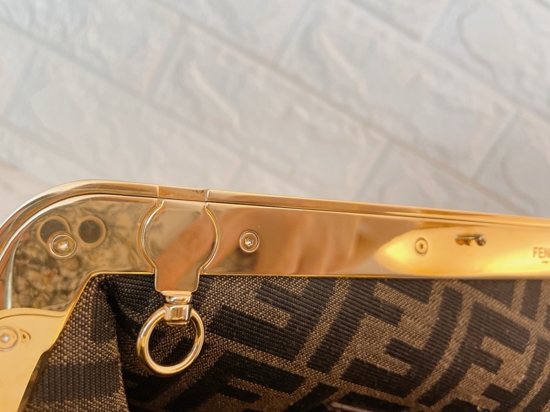 近新閒置春夏熱賣款✨ Fendi First 酒椰棕櫚葉編織包斜背包手拿包/金棕-22