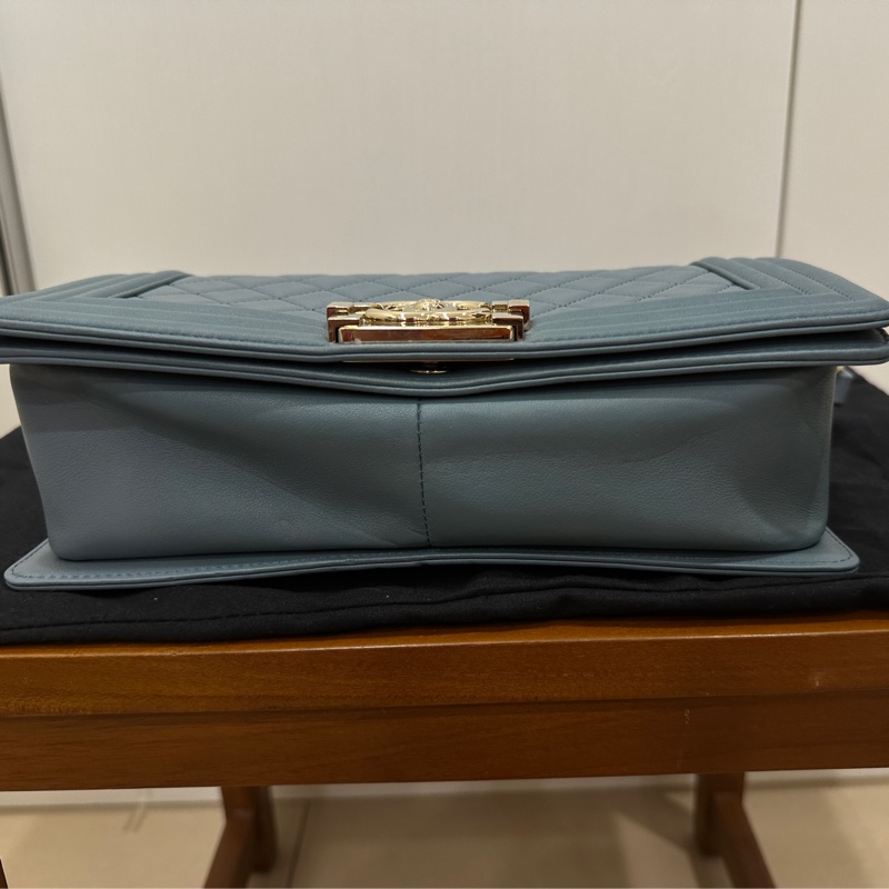 ꧁ Chanel 🖤COCO boy手提/肩背斜背包🤍灰藍色🩵 ꧂-8