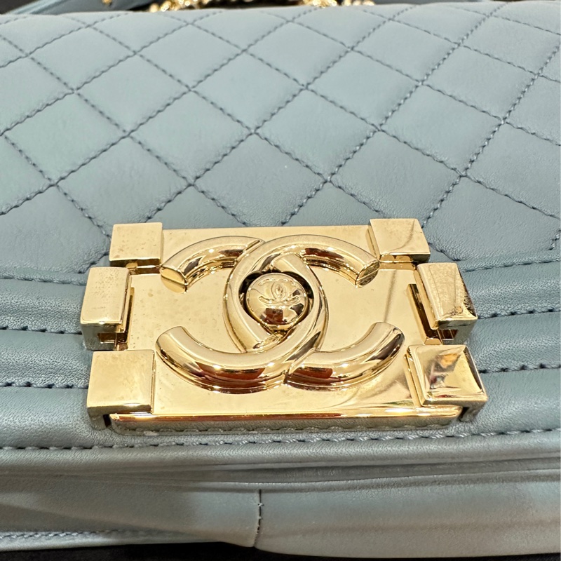 ꧁ Chanel 🖤COCO boy手提/肩背斜背包🤍灰藍色🩵 ꧂-13