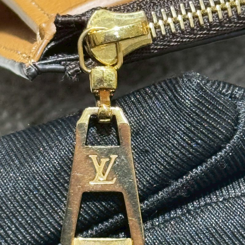 Louis Vuitton 三折金釦短夾-21