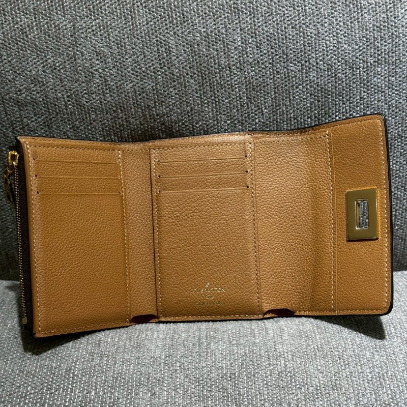 Louis Vuitton 三折金釦短夾-22