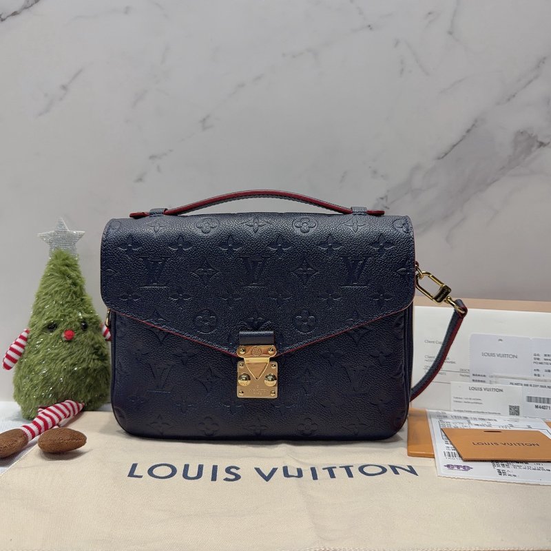 LV POCHETTE MÉTIS壓紋郵差包-0