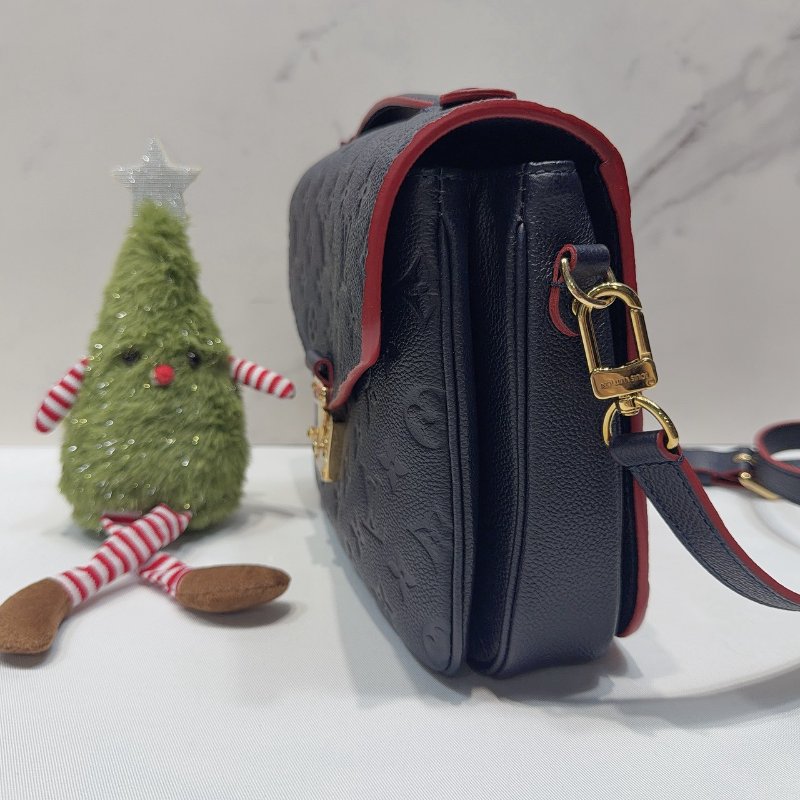 LV POCHETTE MÉTIS壓紋郵差包-2
