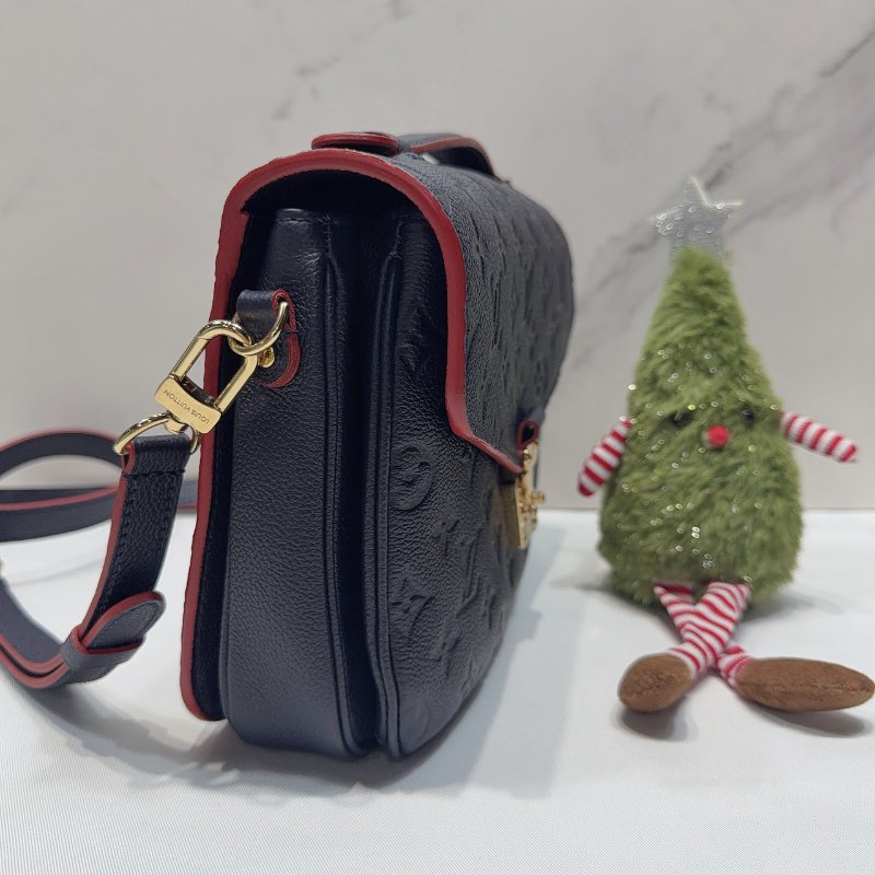 LV POCHETTE MÉTIS壓紋郵差包-3