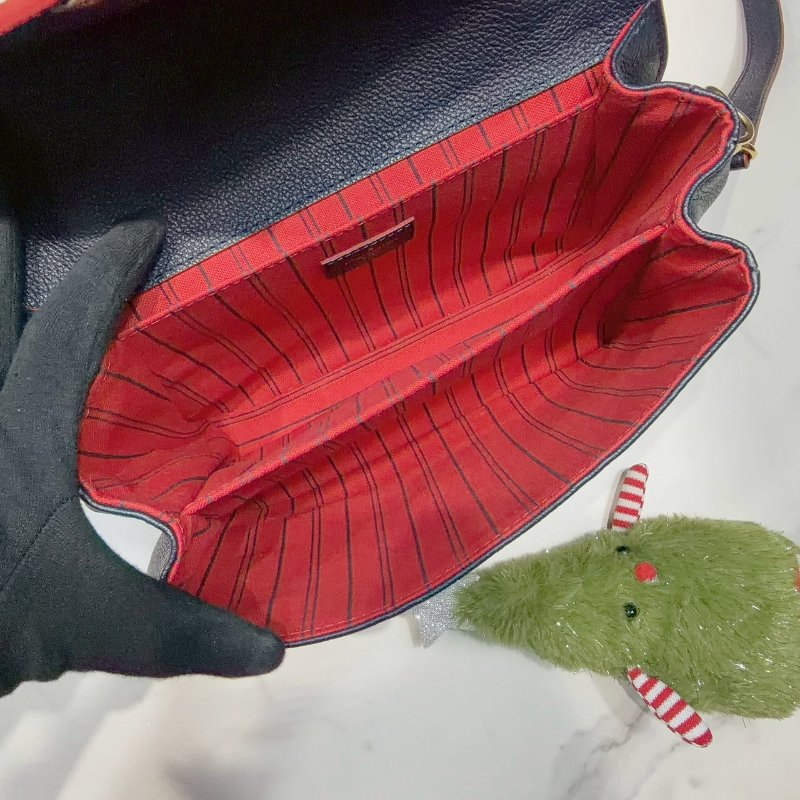 LV POCHETTE MÉTIS壓紋郵差包-4