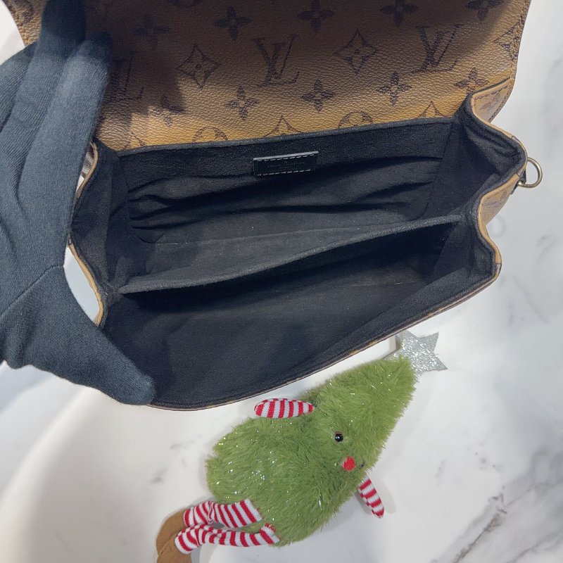 LV Pochette Metis兩色郵差包-4