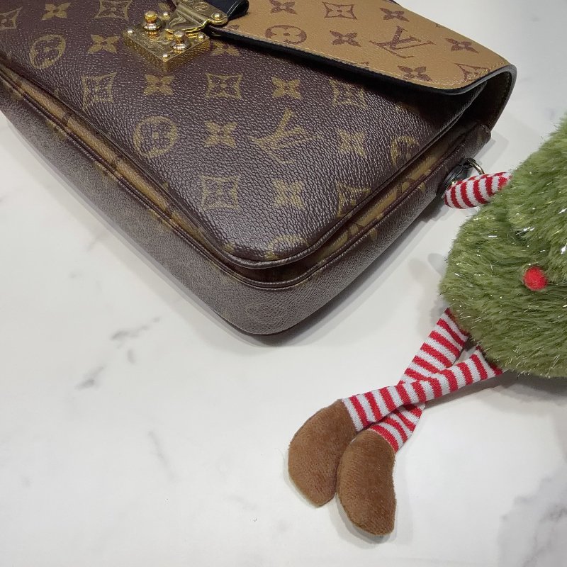 LV Pochette Metis兩色郵差包-6
