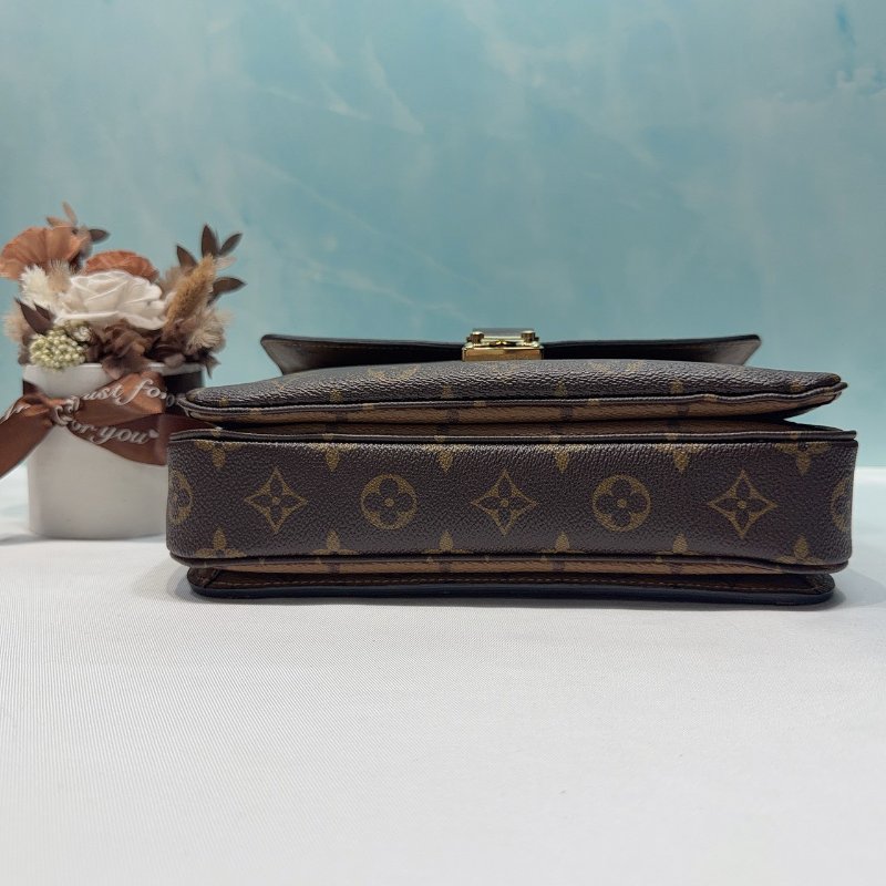 LV POCHETTE MÉTIS雙色郵差包-5