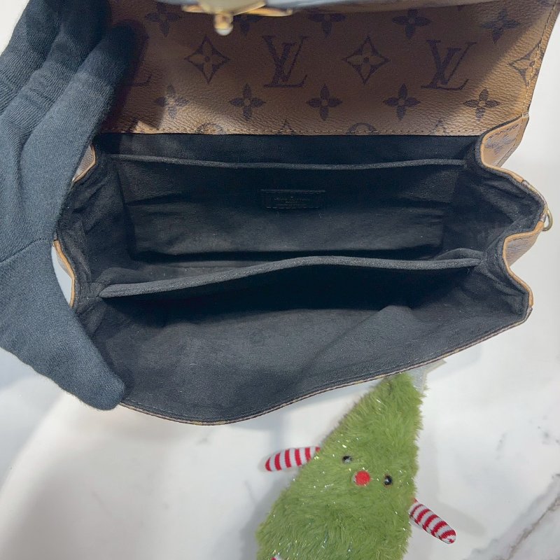 LV POCHETTE MÉTIS郵差包-4