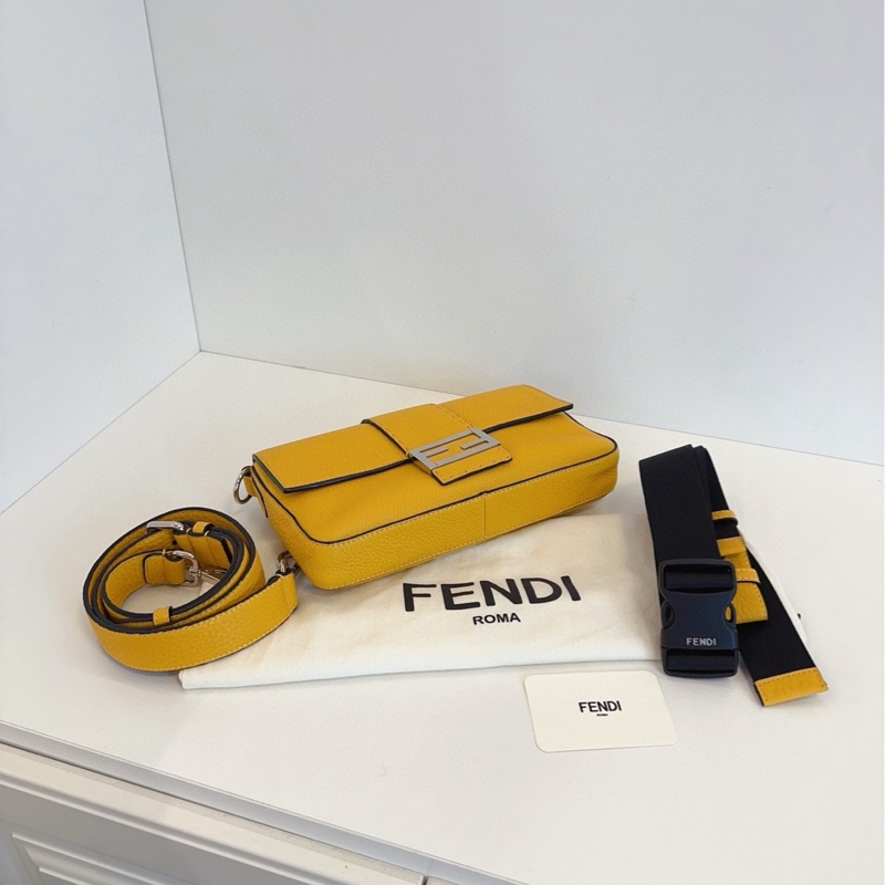 【98新🆕】Fendi baguette 招財黃銀扣 荔枝牛皮 法棍包 雙肩帶 單肩斜挎包-4
