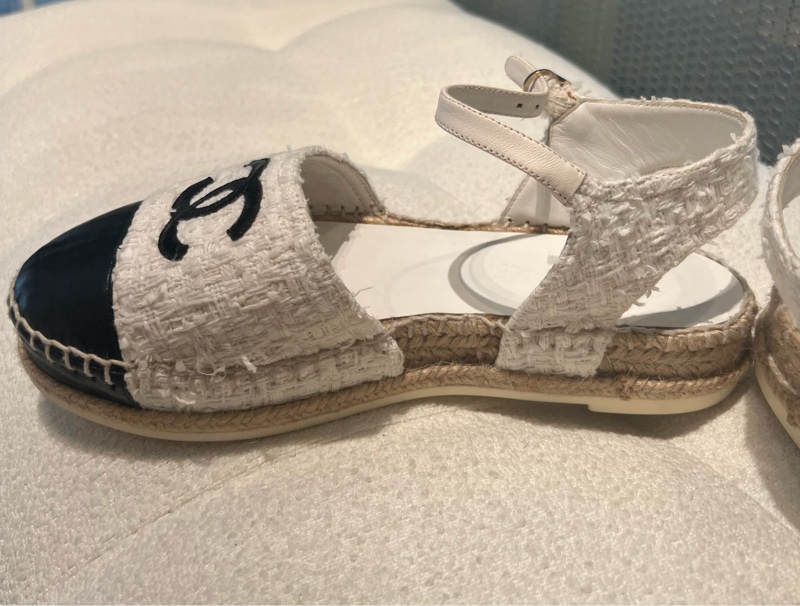 CHANEL黑白涼鞋37碼-3