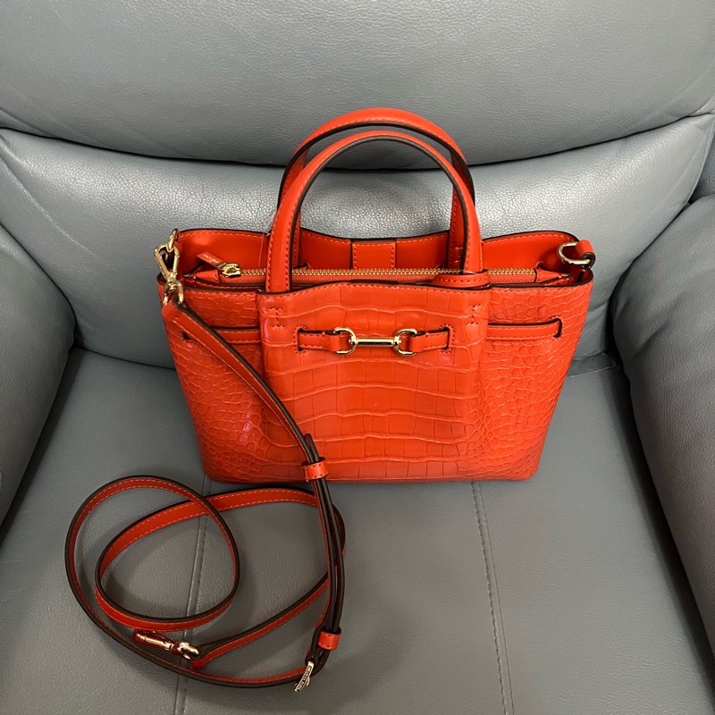 Michael Kors (MK)的 Carson 系列小號鱷魚壓紋手提包-5