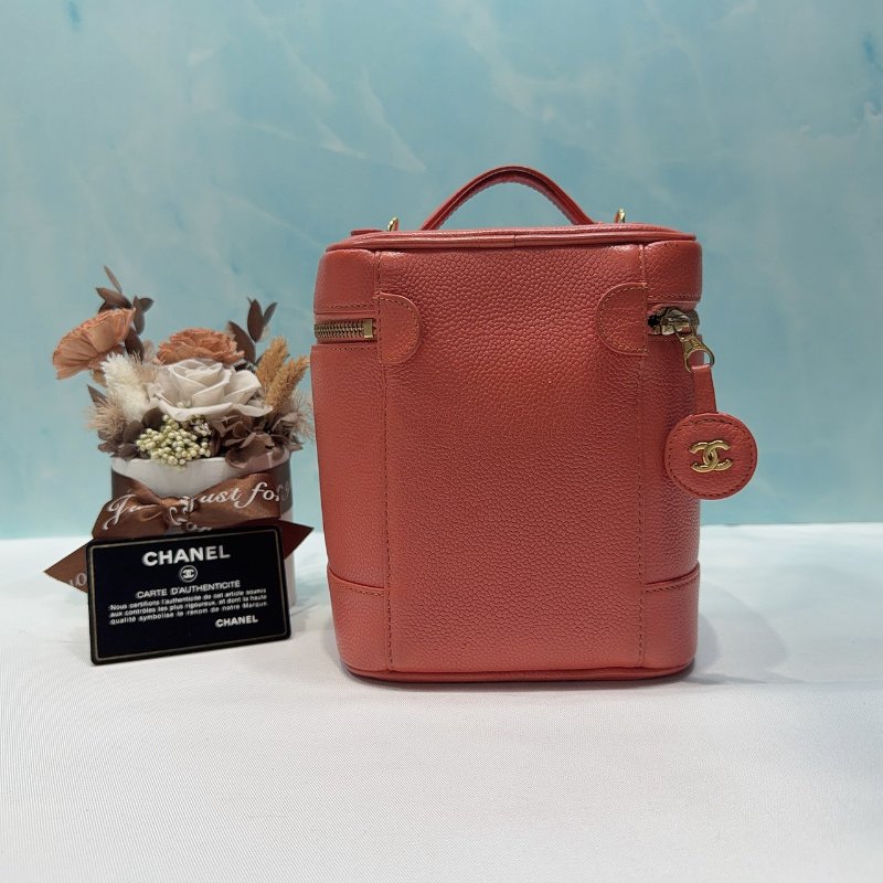 CHANEL 粉橘魚子醬手提化妝箱-1