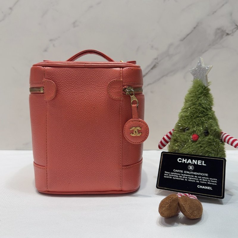 CHANEL 粉橘魚子醬手提化妝包-1