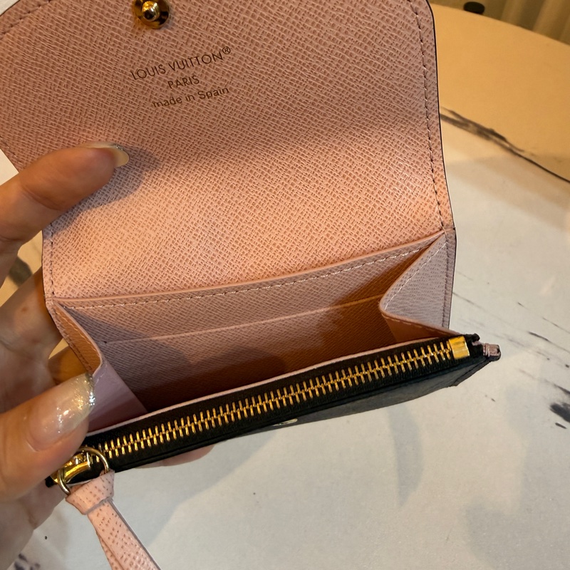 lv 粉色小短夾-7